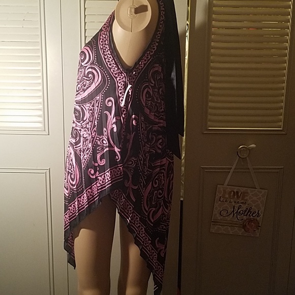 Women's clothing - Picture 2 of 5